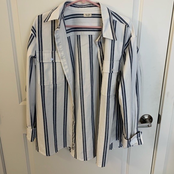 John Galt Oversized Button Up Shirt - Picture 3 of 5